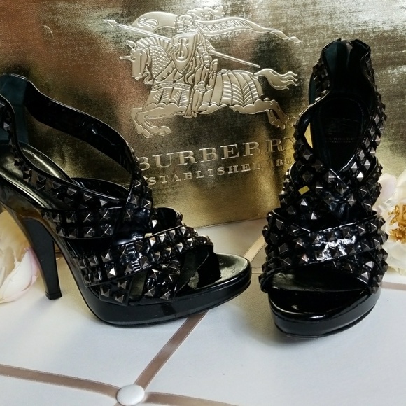 ⬇️PRICE DROP⬇️ Sexy👠💥Burberry Runway Heels💥 - Picture 1 of 8